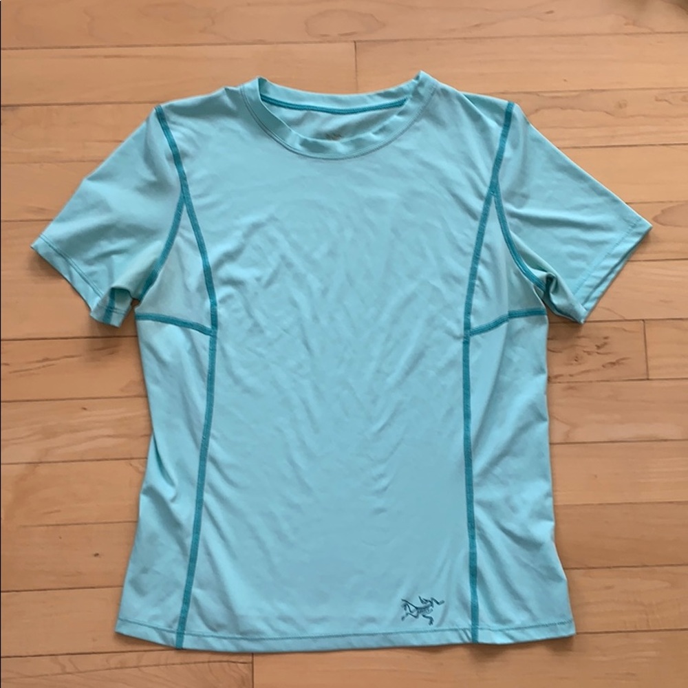 Arc’teryx short sleeve shirt